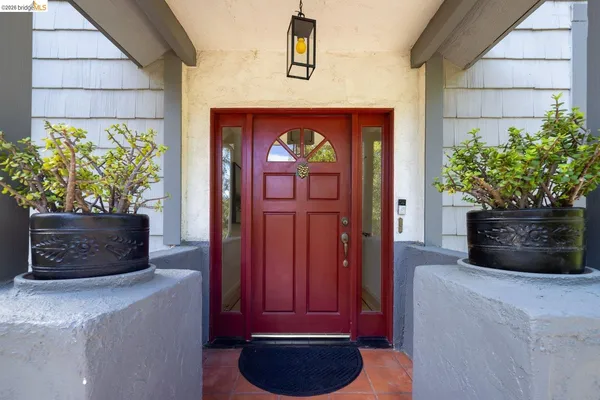 $1,599,000 | 6975 Charing Cross Road, Berkeley, CA 94705