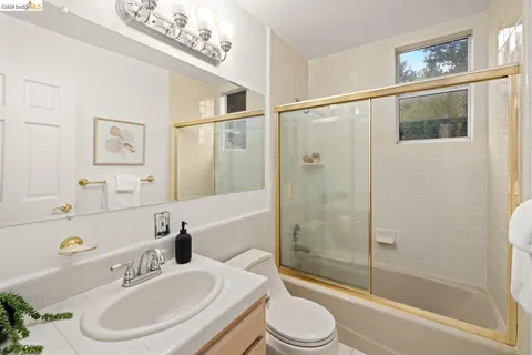 $1,599,000 | 6975 Charing Cross Road, Berkeley, CA 94705