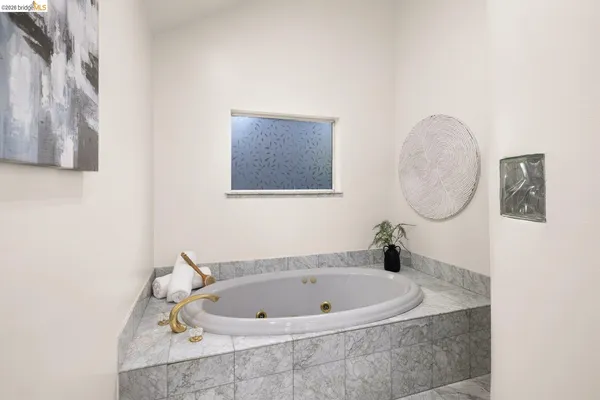 $1,599,000 | 6975 Charing Cross Road, Berkeley, CA 94705