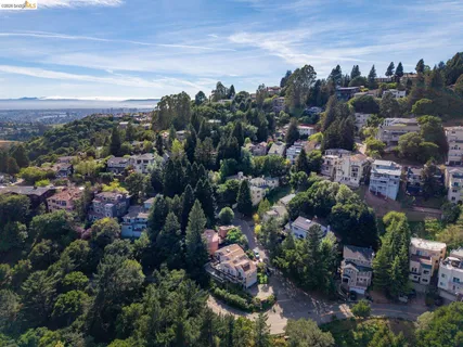 $1,599,000 | 6975 Charing Cross Road, Berkeley, CA 94705