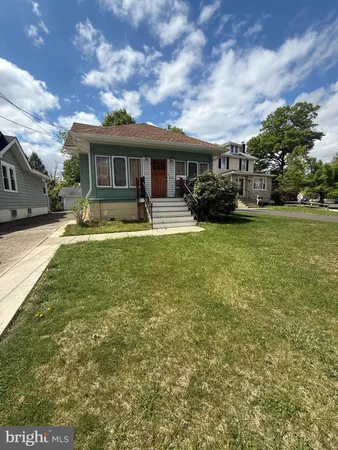 $2,795 | 623 Lees Avenue, Collingswood, NJ 08108