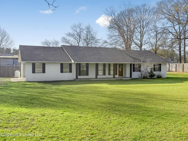 $259,500 | 35 East Lincoln Drive Northeast, Brookhaven, MS 39601
