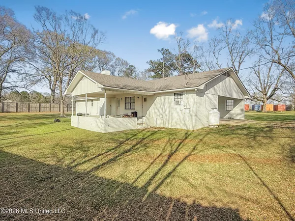 $259,500 | 35 East Lincoln Drive Northeast, Brookhaven, MS 39601