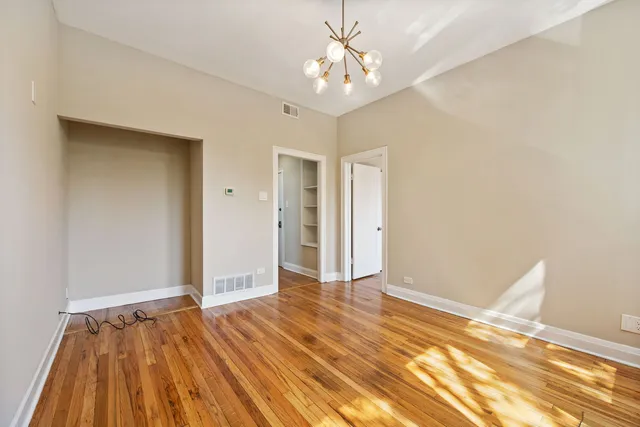 $2,200 | 2242 North Western Avenue, Unit 2F, Chicago, IL 60647