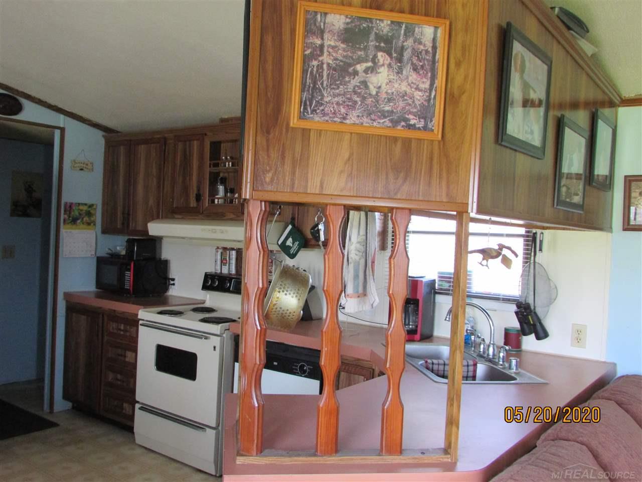 3359 Galbraith Line Road Yale, MI 48097 - Photo 5 of 28 50011937-4.JPG