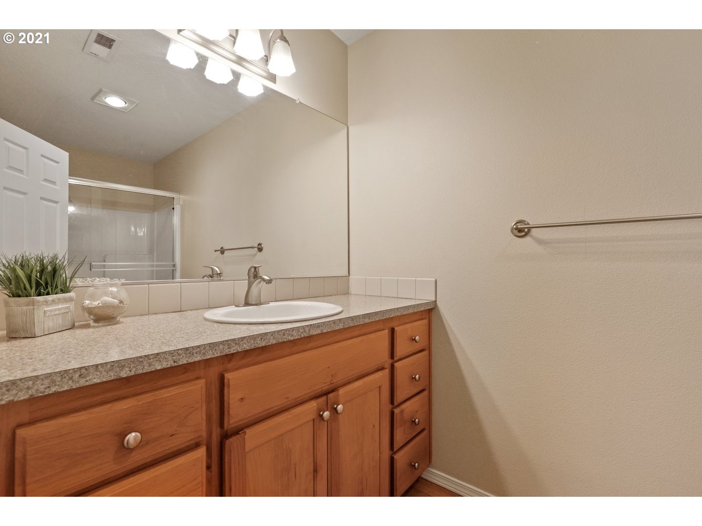 4429 Southeast Powell Valley Road Gresham, OR 97080 - Photo 15 of 30 Gallery Image 15
