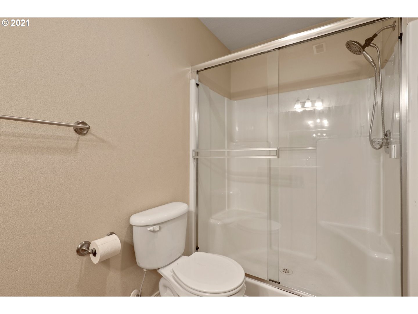 4429 Southeast Powell Valley Road Gresham, OR 97080 - Photo 16 of 30 Gallery Image 16