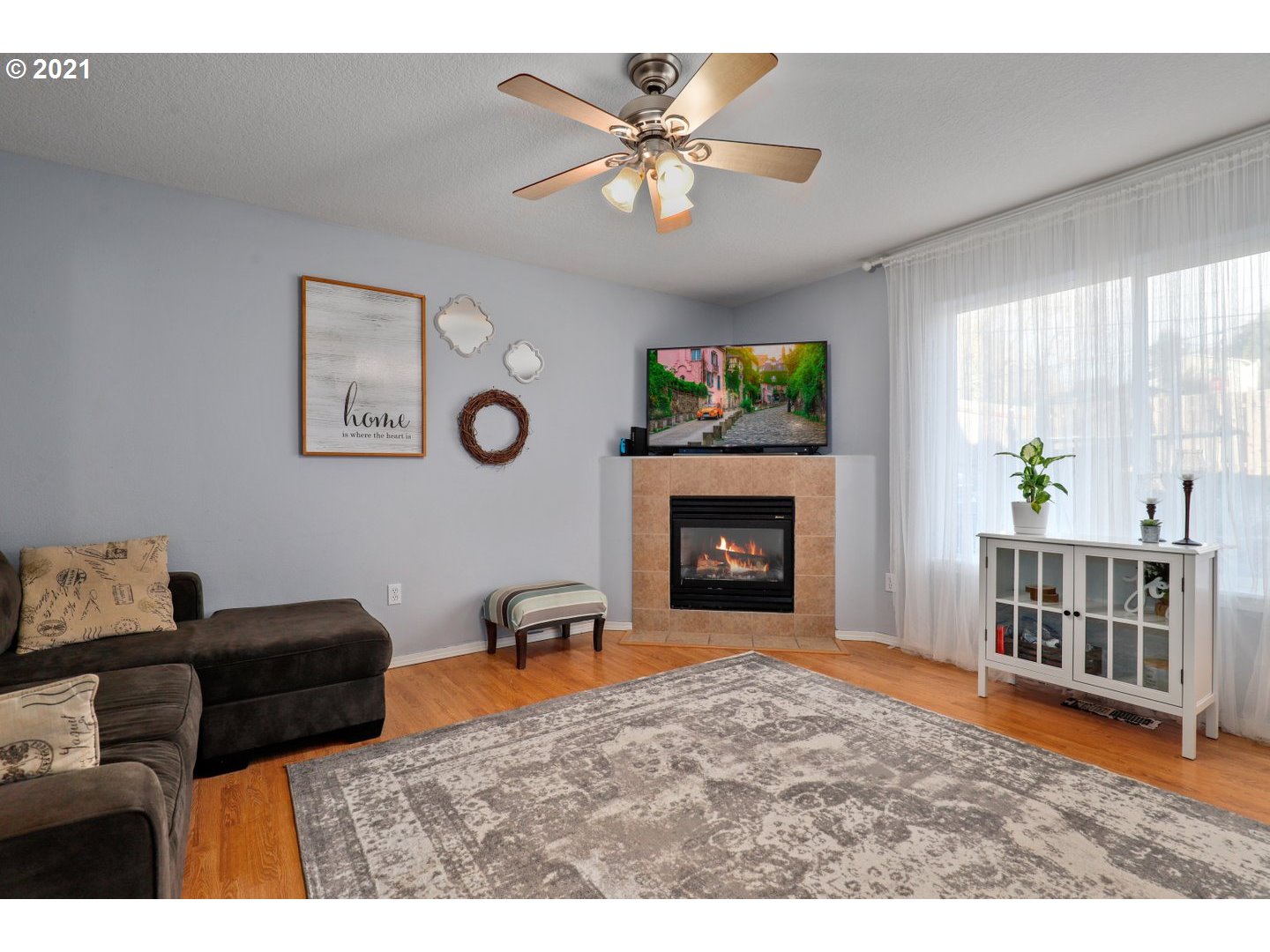 4429 Southeast Powell Valley Road Gresham, OR 97080 - Photo 5 of 30 Gallery Image 5