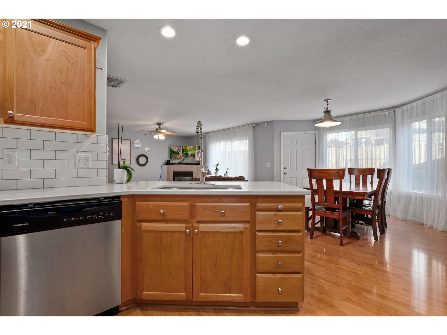 4429 Southeast Powell Valley Road Gresham, OR 97080 - Photo 10 of 30 Gallery Image 10