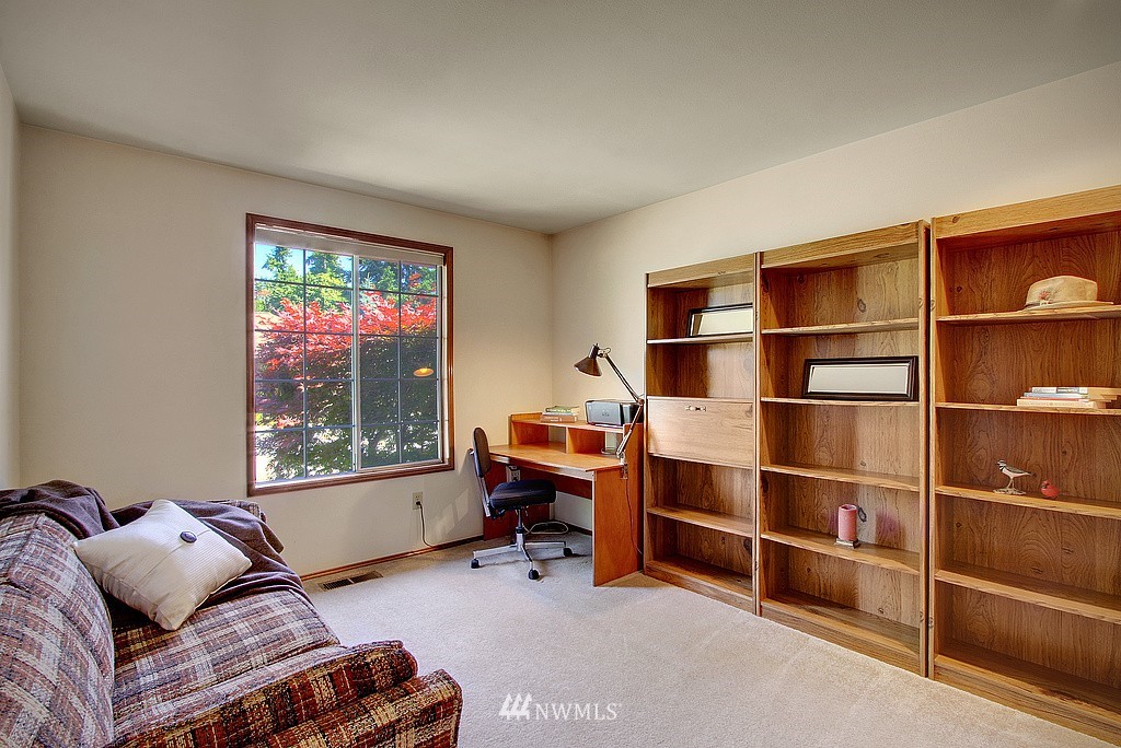 4701 Northeast 21st Street Renton, WA 98059 - Photo 12 of 15