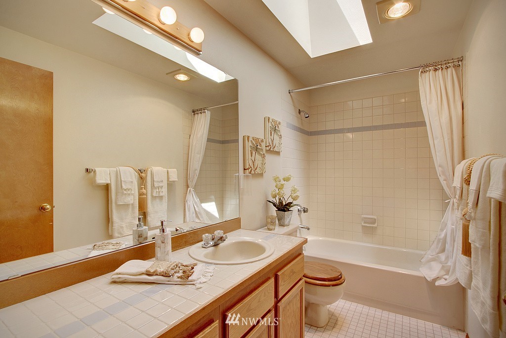 4701 Northeast 21st Street Renton, WA 98059 - Photo 13 of 15