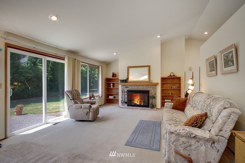 4701 Northeast 21st Street Renton, WA 98059 - Photo 4 of 15