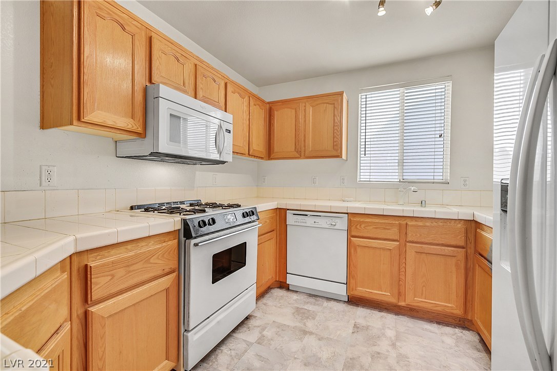 7331 Cestrum Road Las Vegas, NV 89113 - Photo 3 of 18