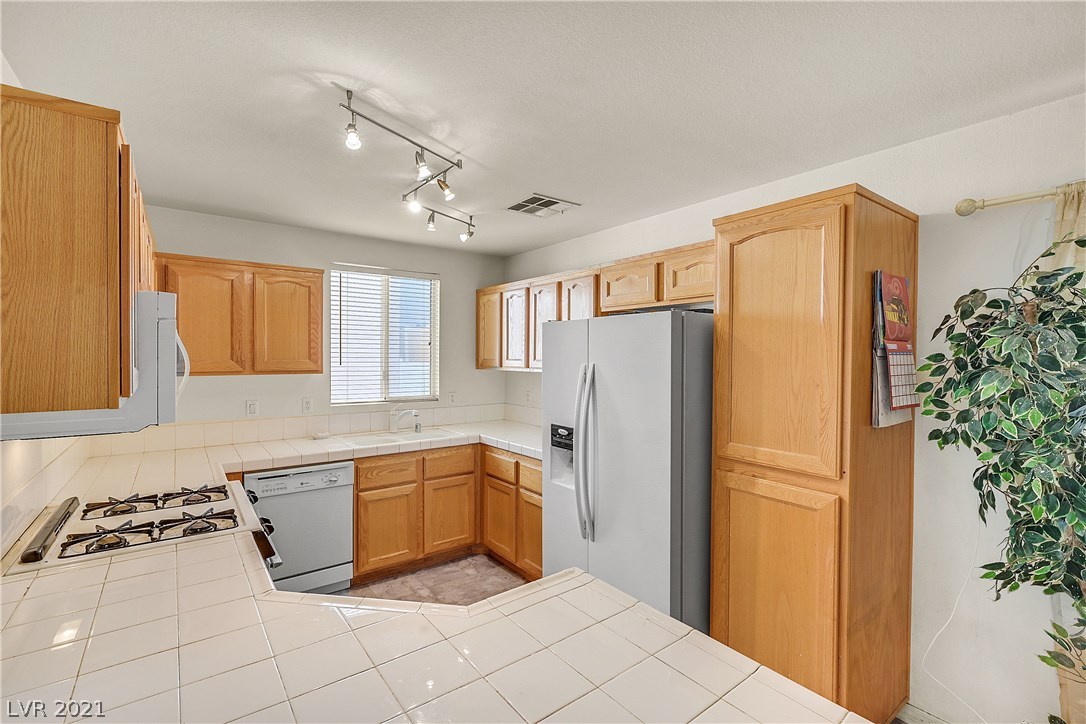 7331 Cestrum Road Las Vegas, NV 89113 - Photo 8 of 18