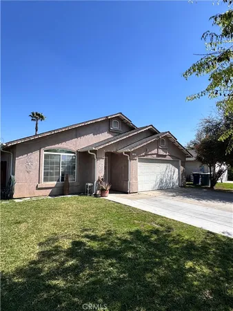 $325,000 | 142 White Street, Tulare, CA 93274