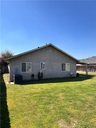 $325,000 | 142 White Street, Tulare, CA 93274