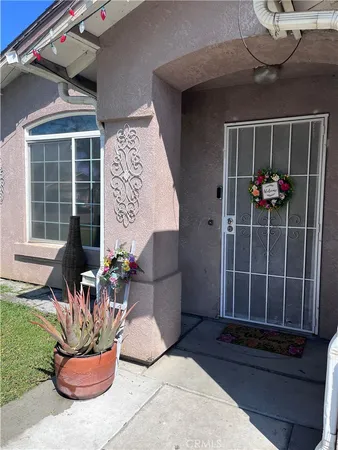 $325,000 | 142 White Street, Tulare, CA 93274