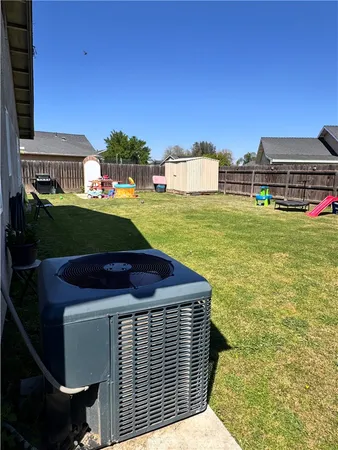 $325,000 | 142 White Street, Tulare, CA 93274