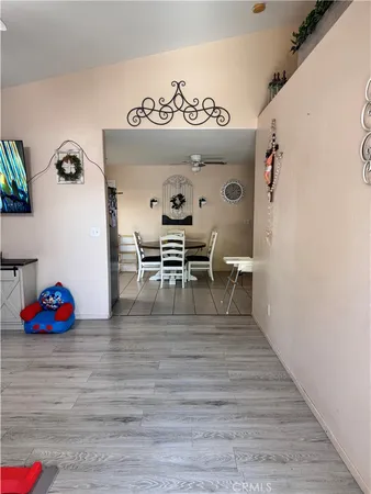 $325,000 | 142 White Street, Tulare, CA 93274