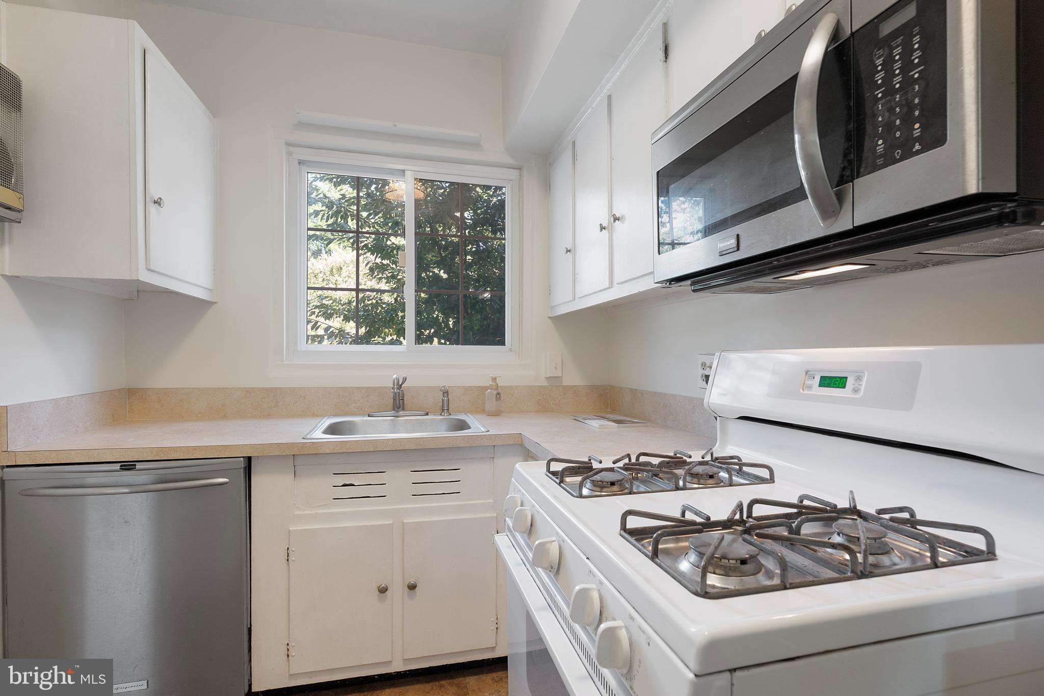 1610 Ripon Place Alexandria, VA 22302 - Photo 10 of 29 Gallery Image 10