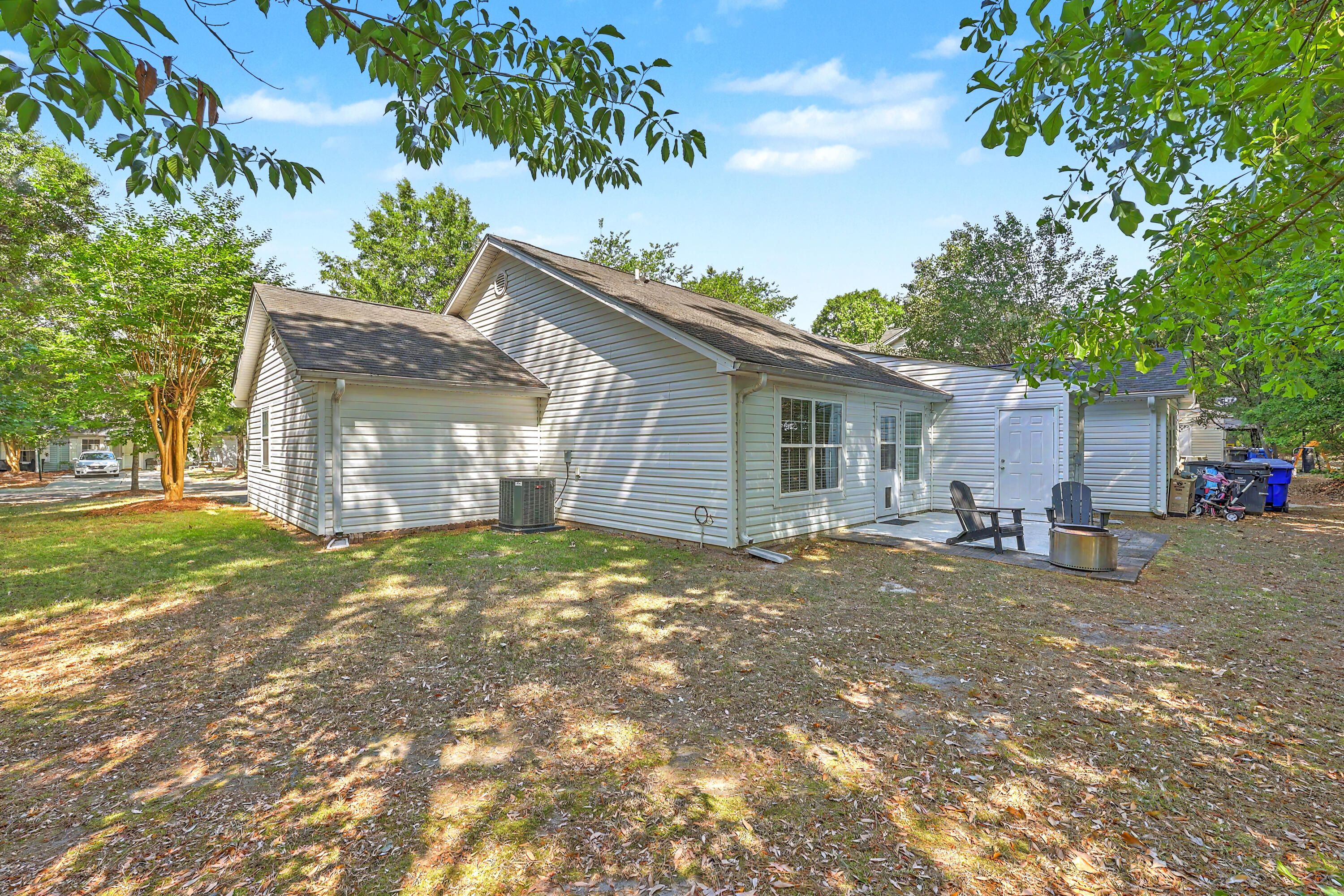 7868 Montview Road North Charleston, SC 29418 - Photo 33 of 46 7868 Montview_Side Yard 3