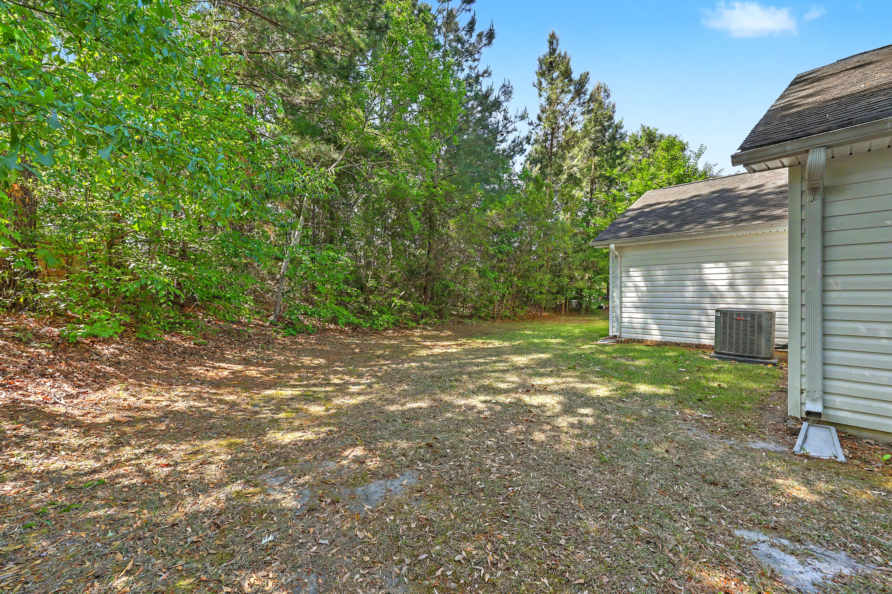 7868 Montview Road North Charleston, SC 29418 - Photo 34 of 46 7868 Montview_Side Yard 4