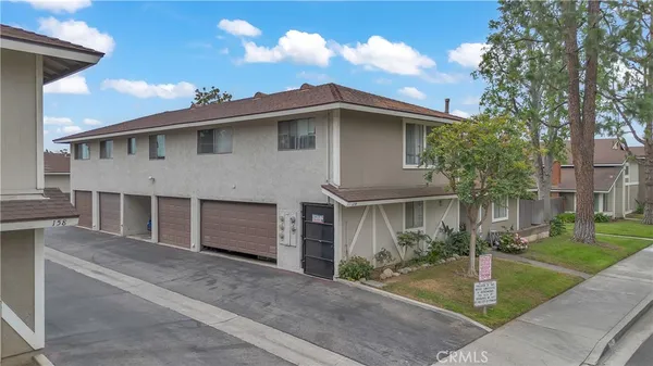 $389,900 | 174 West Grove Street, Unit 4, Pomona, CA 91767