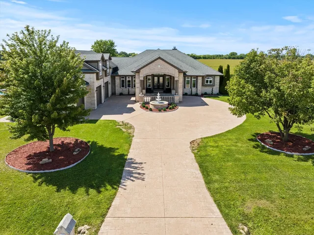 $860,000 | 215 Slalom Court, Minooka, IL 60447
