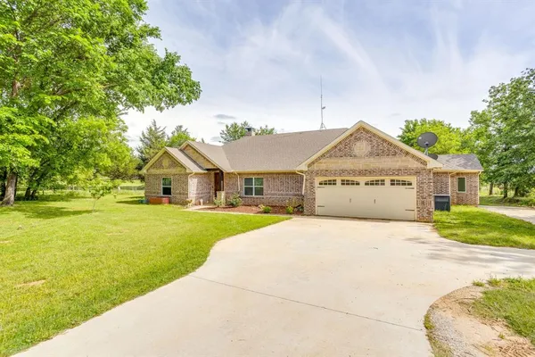 $524,000 | 739 County Road 3696, Springtown, TX 76082