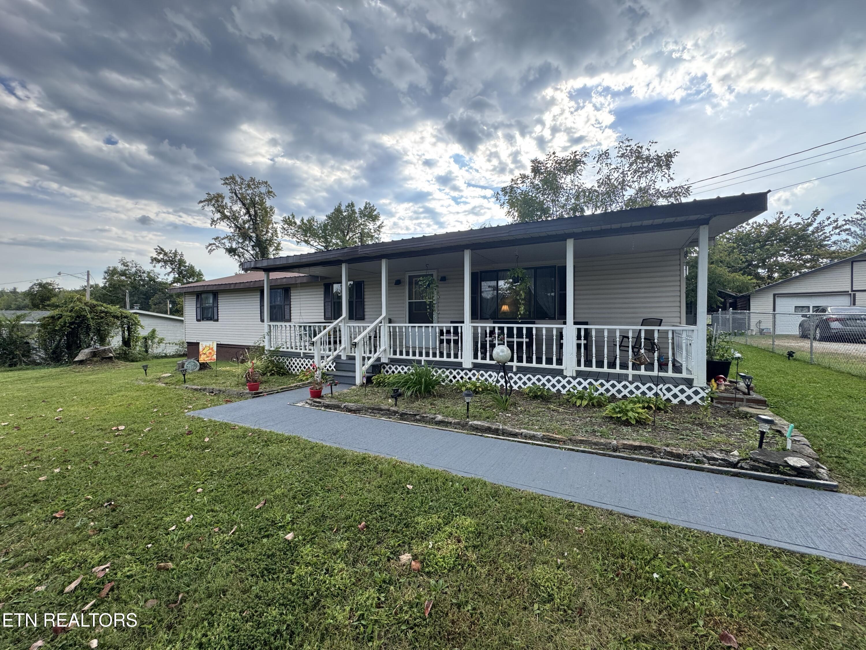 142 Norma Road Huntsville, TN 37756 - Photo 2 of 36 IMG_9633