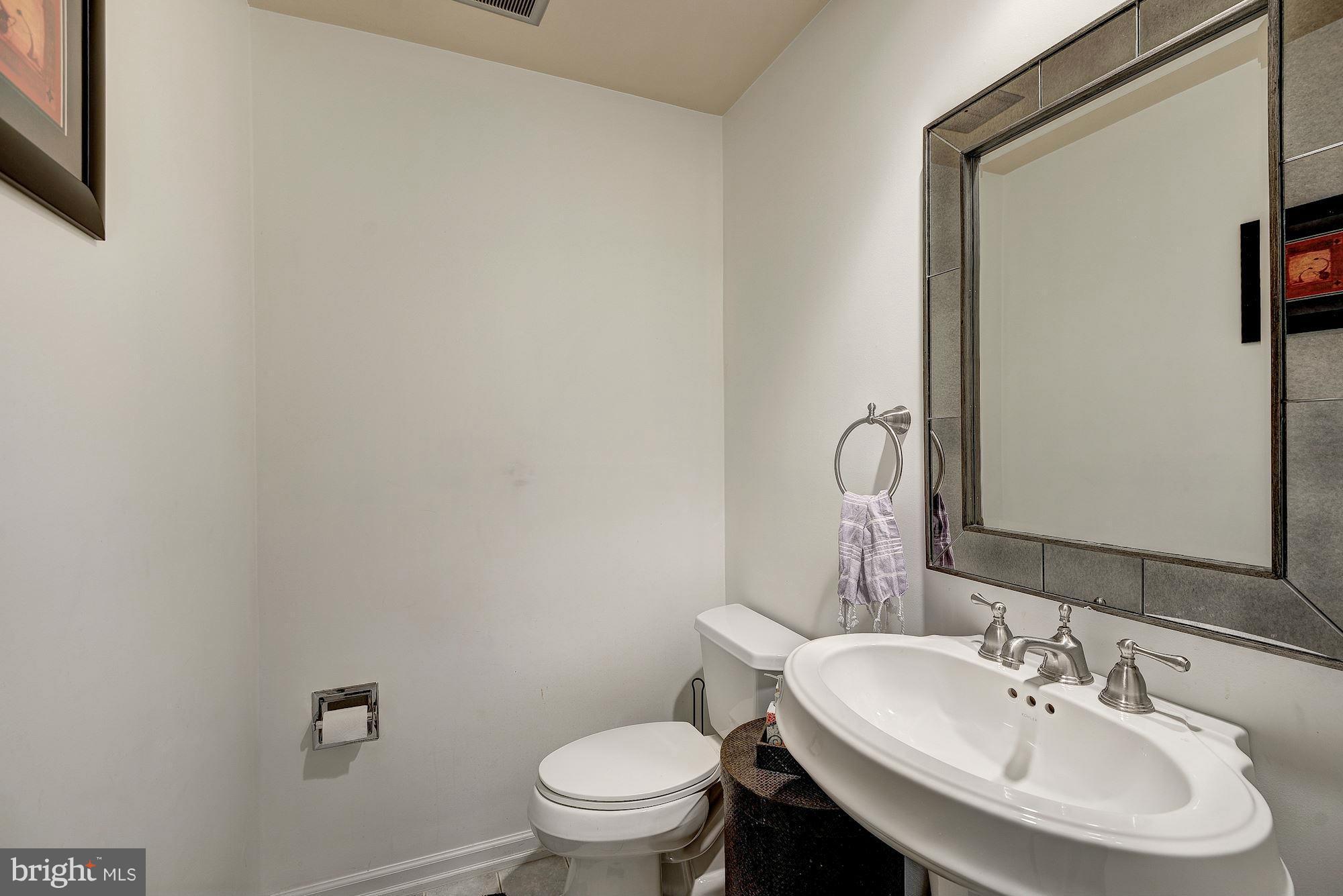 5827 Bent Twig Road McLean, VA 22101 - Photo 17 of 30 Bath