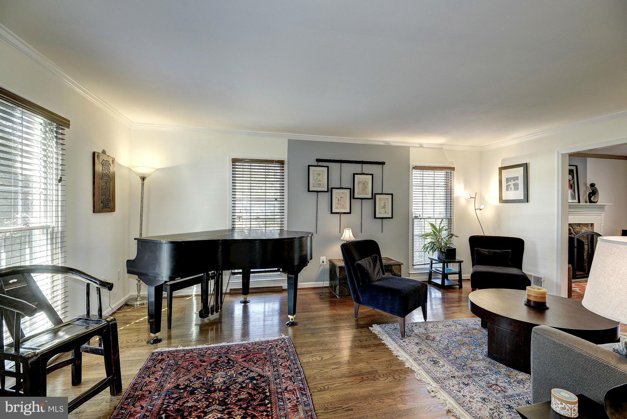5827 Bent Twig Road McLean, VA 22101 - Photo 3 of 30 Living Room