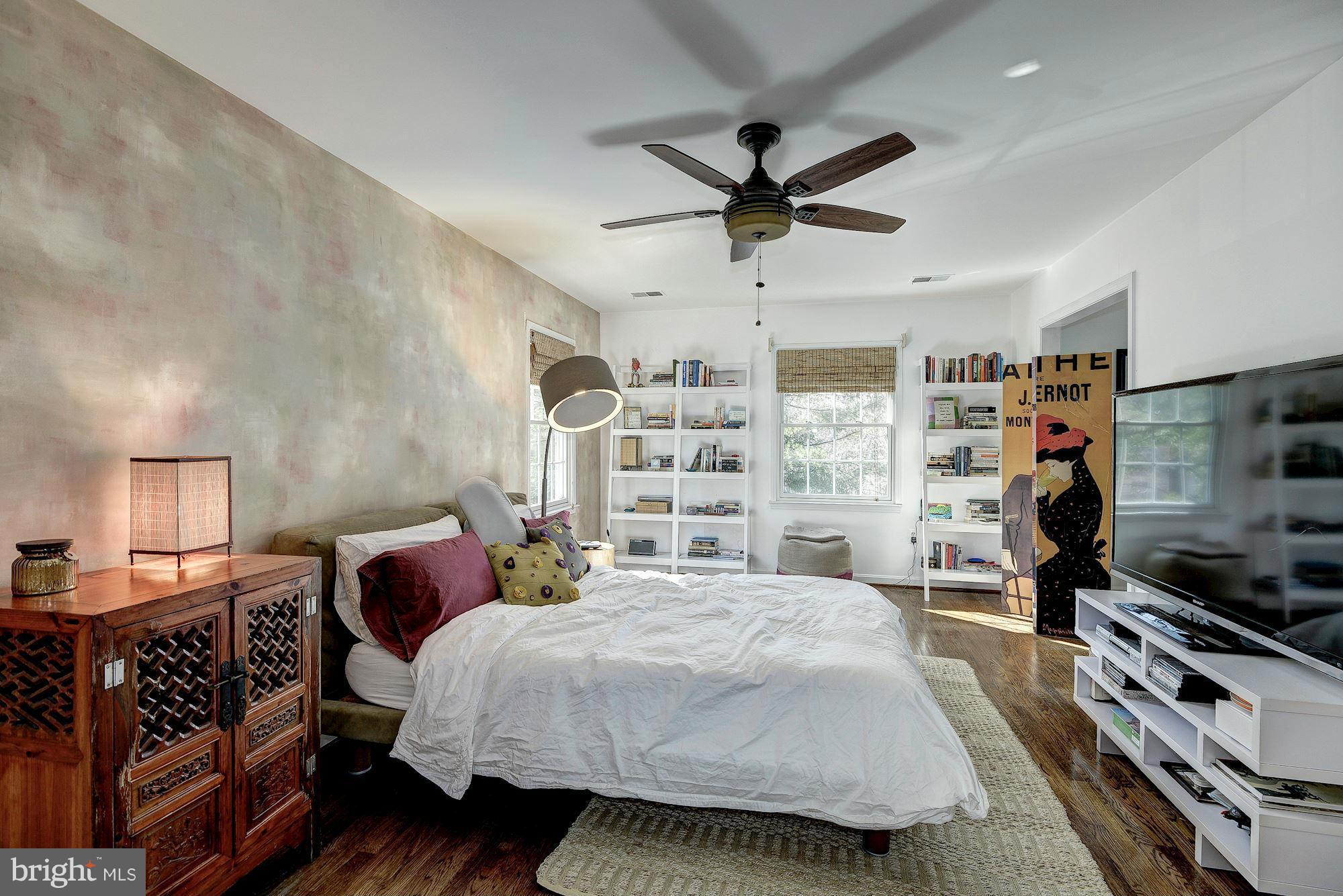 5827 Bent Twig Road McLean, VA 22101 - Photo 22 of 30 Bedroom (Master)