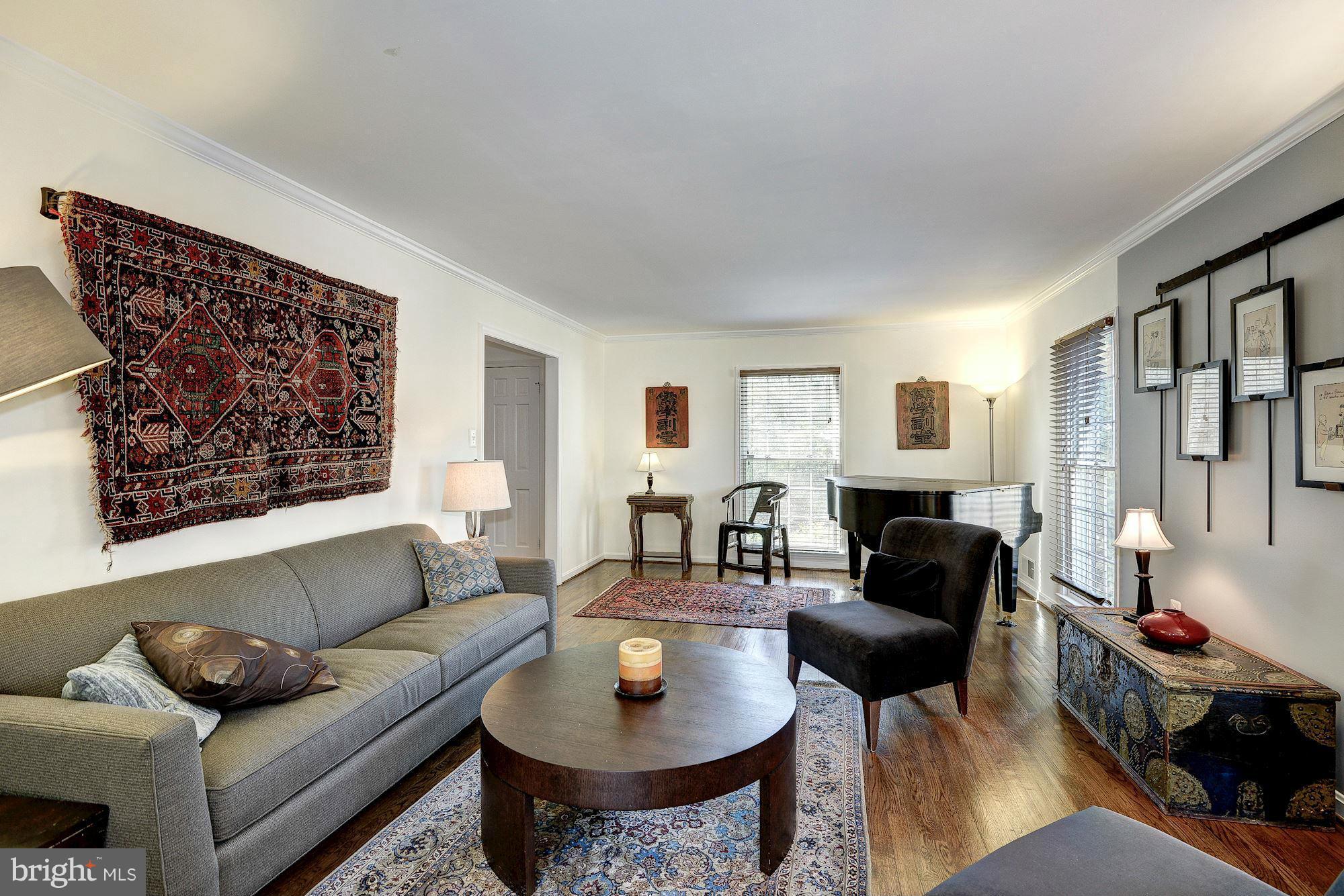 5827 Bent Twig Road McLean, VA 22101 - Photo 4 of 30 Living Room