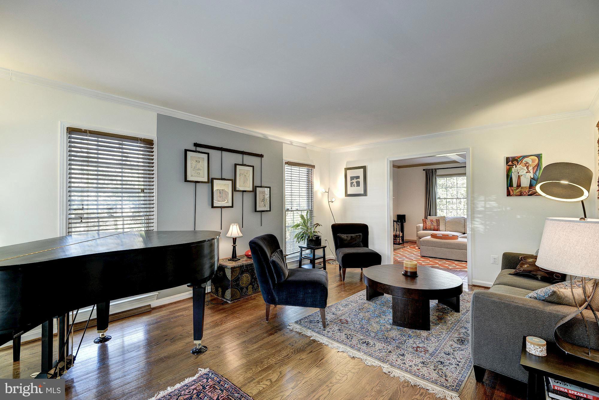 5827 Bent Twig Road McLean, VA 22101 - Photo 5 of 30 Living Room