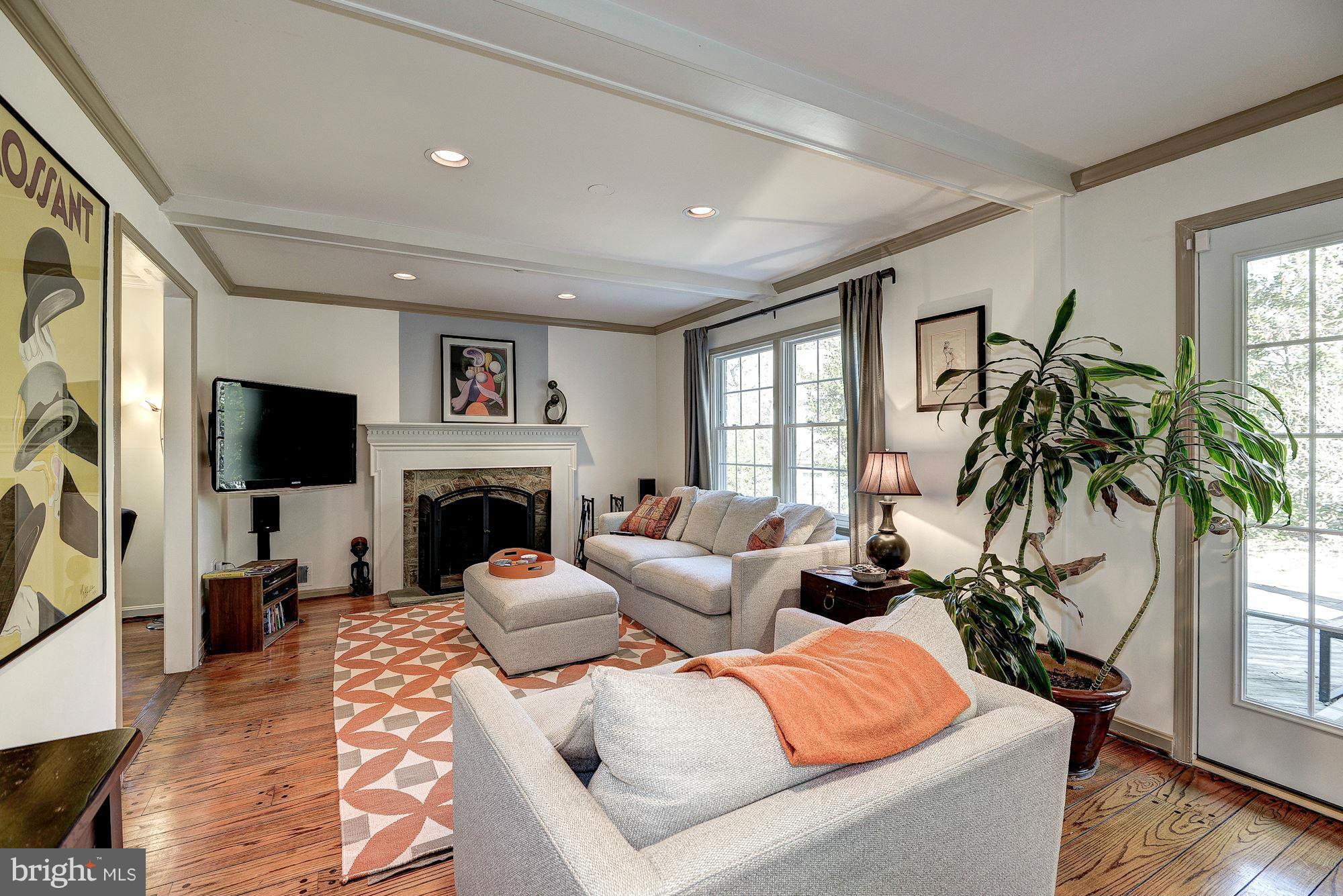 5827 Bent Twig Road McLean, VA 22101 - Photo 6 of 30 Family Room