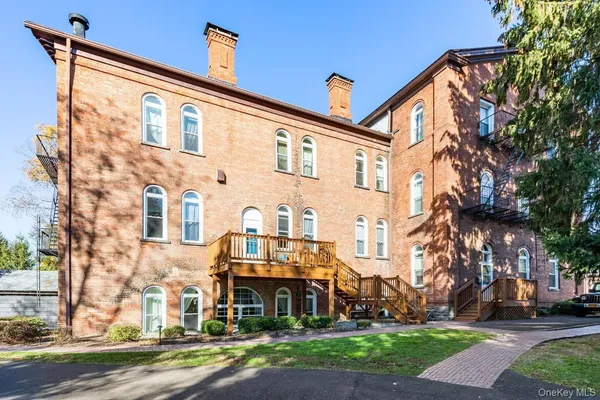 $2,700 | 21 Idlewild Avenue, Unit 9, Cornwall-on-Hudson, NY 12520