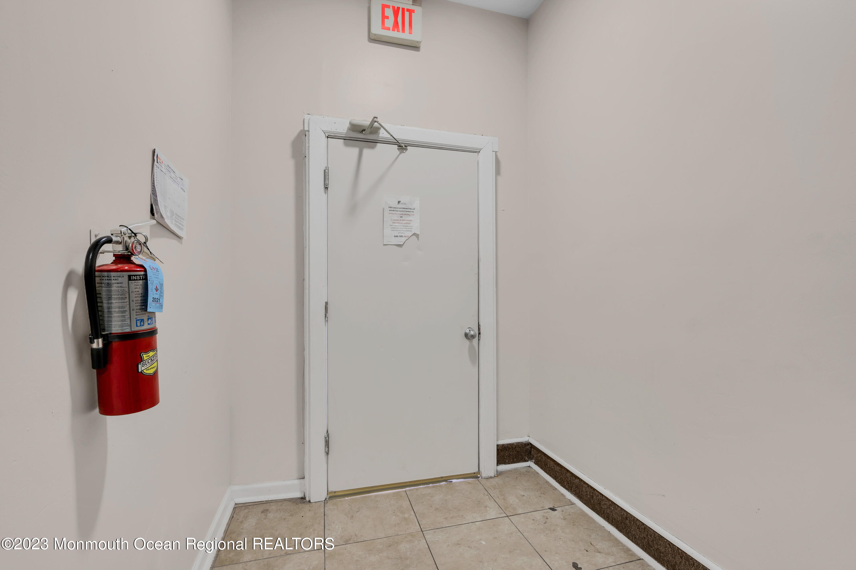 136 Ripley Place Elizabeth, NJ 07206 - Photo 4 of 13 dsc04276
