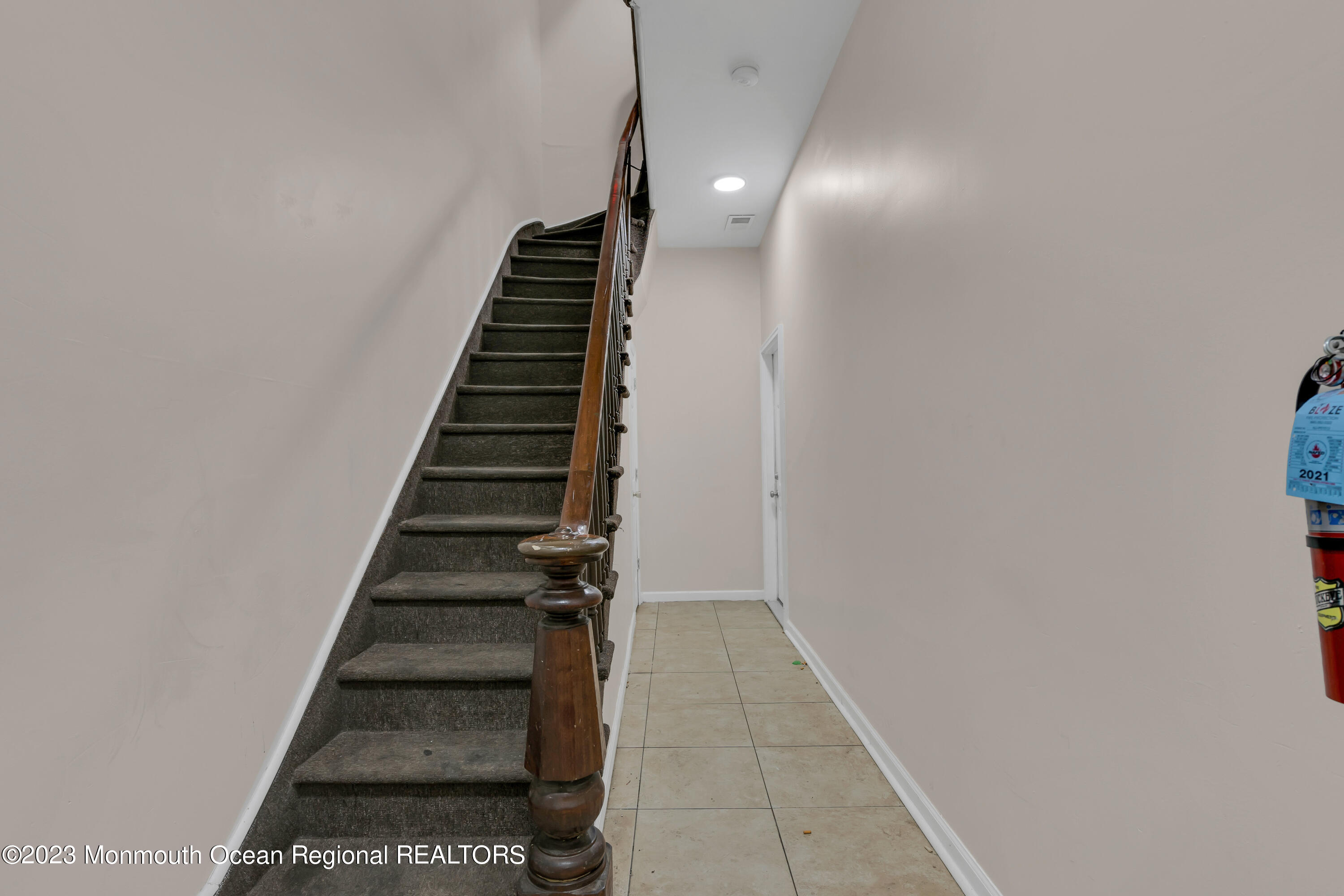 136 Ripley Place Elizabeth, NJ 07206 - Photo 5 of 13 dsc04281