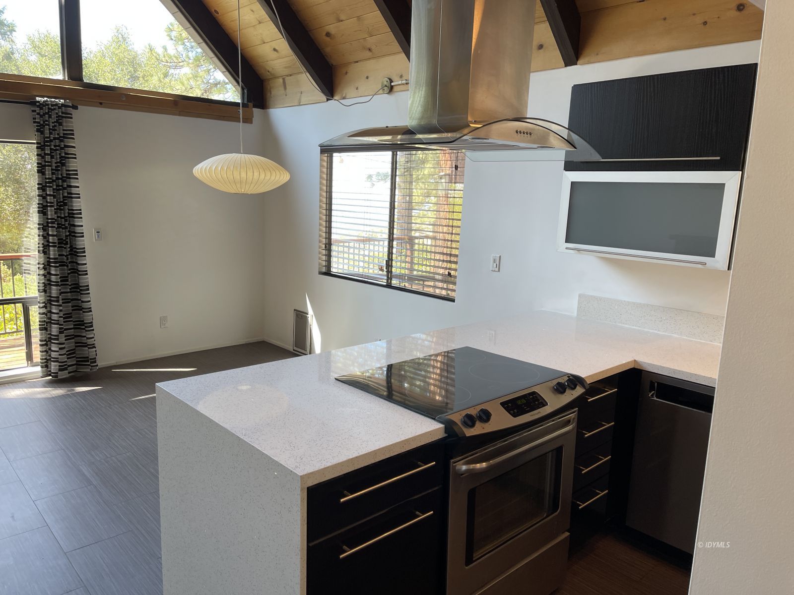 53155 Double View Drive Idyllwild, CA 92549 - Photo 16 of 47 Kitchen