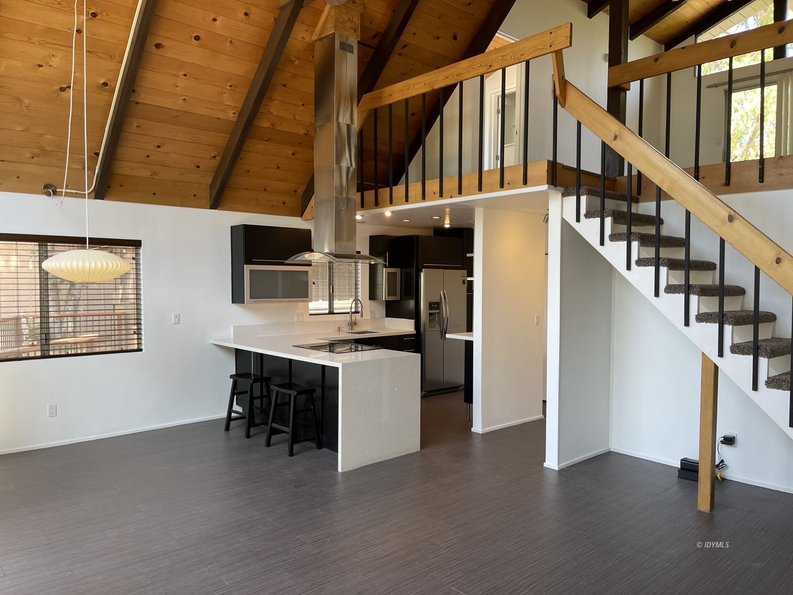 53155 Double View Drive Idyllwild, CA 92549 - Photo 19 of 47 Great Room