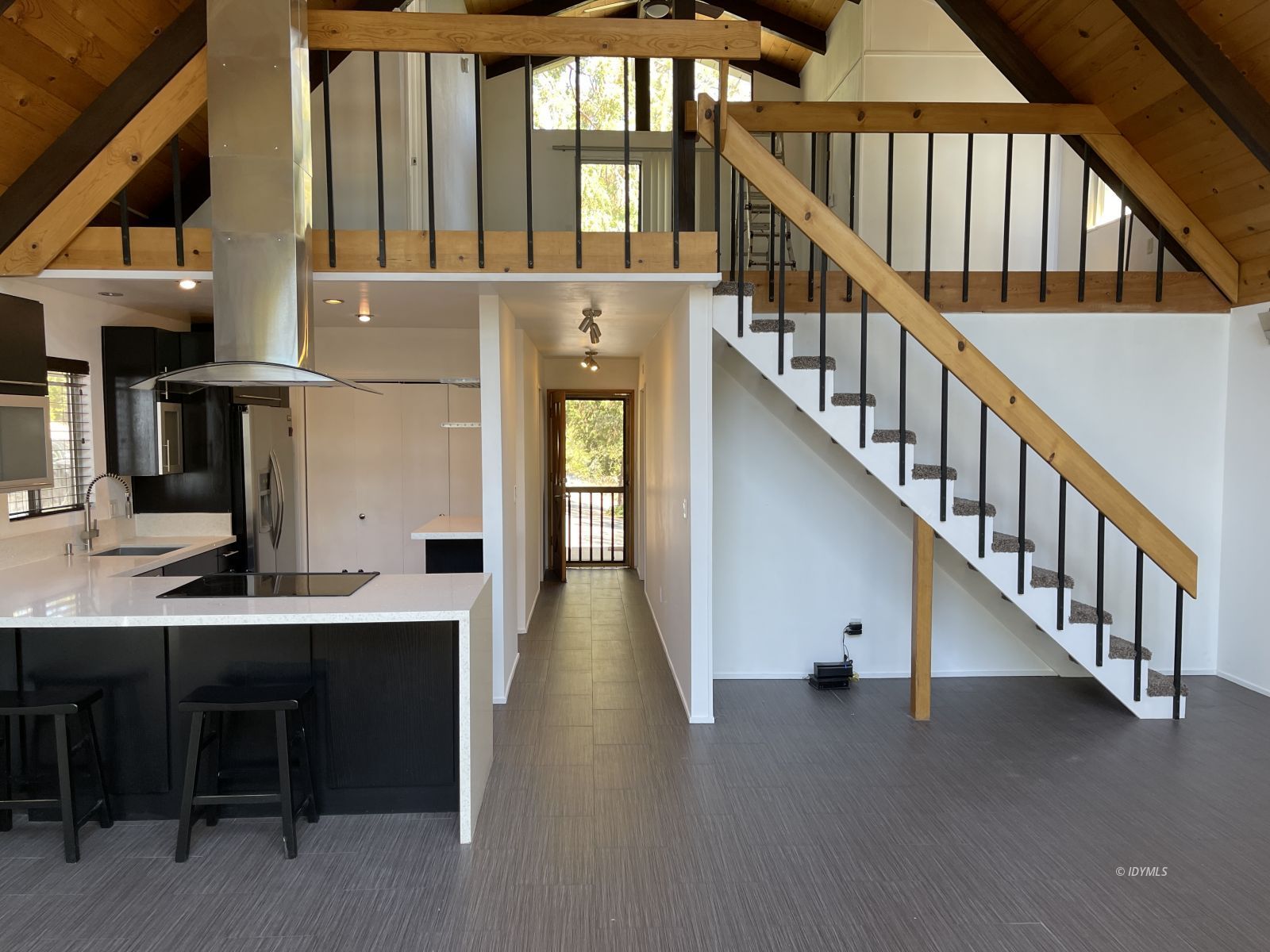 53155 Double View Drive Idyllwild, CA 92549 - Photo 20 of 47 Great Room / Stairs to Loft Master