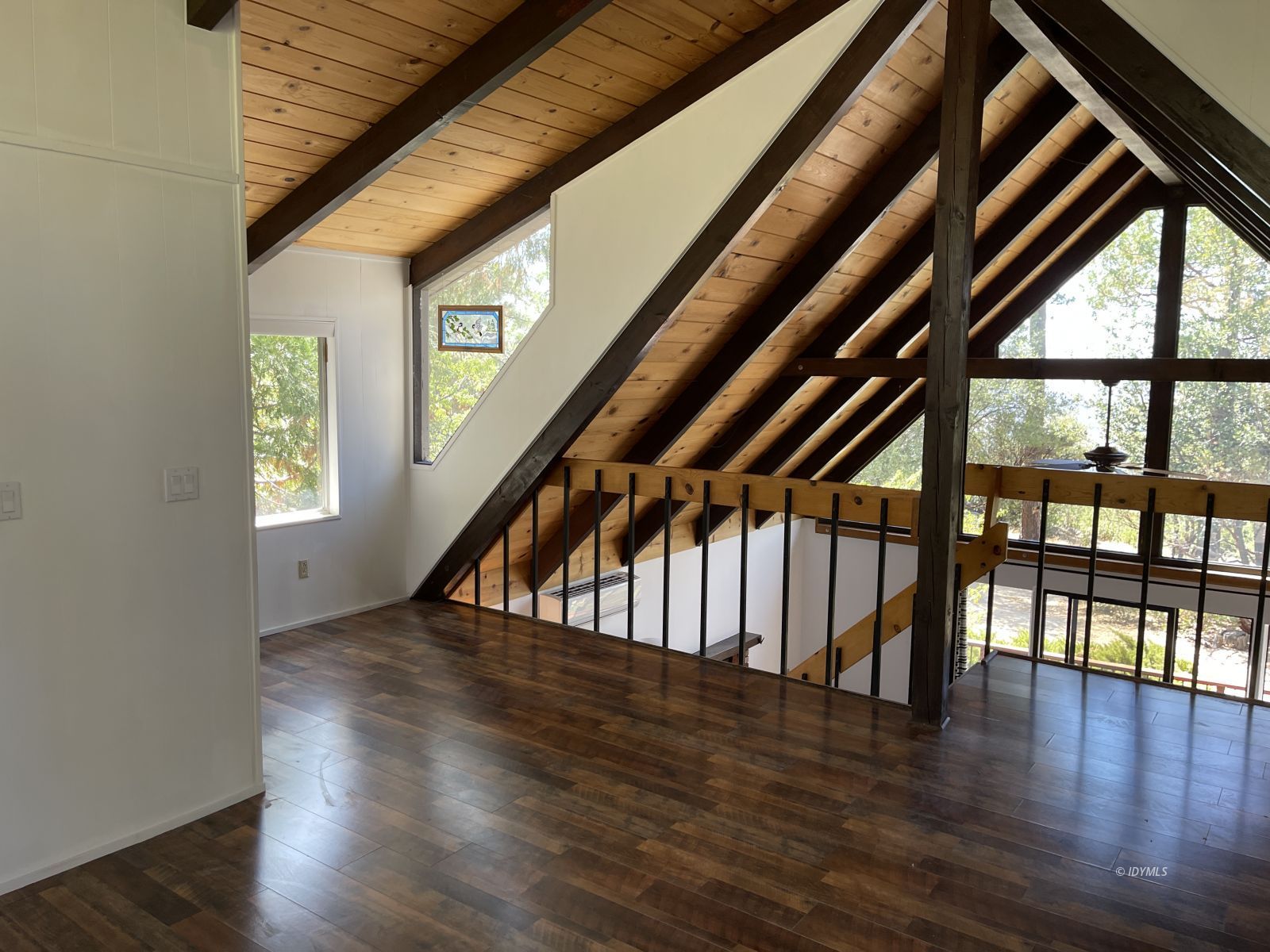 53155 Double View Drive Idyllwild, CA 92549 - Photo 26 of 47 Master Bedroom