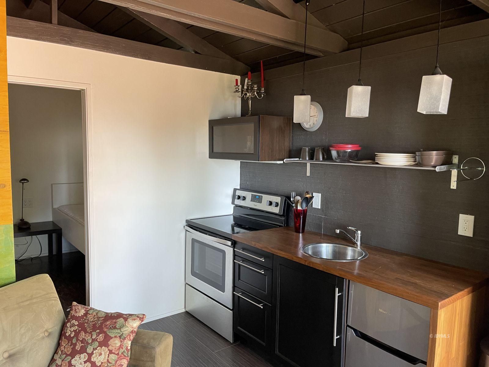 53155 Double View Drive Idyllwild, CA 92549 - Photo 37 of 47 Kitchen