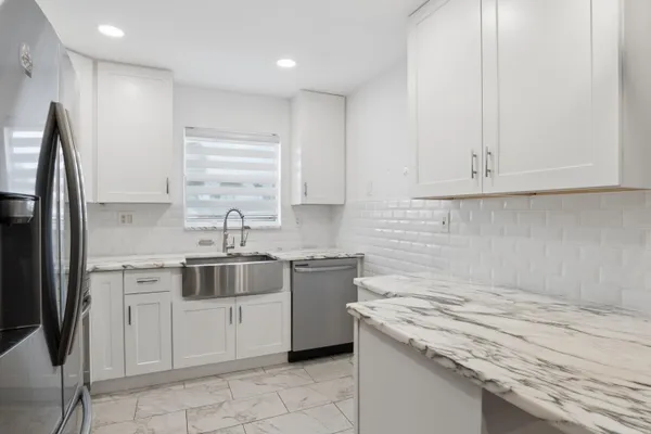 $1,700 | 2790 Ashley Drive East, Unit E, West Palm Beach, FL 33415