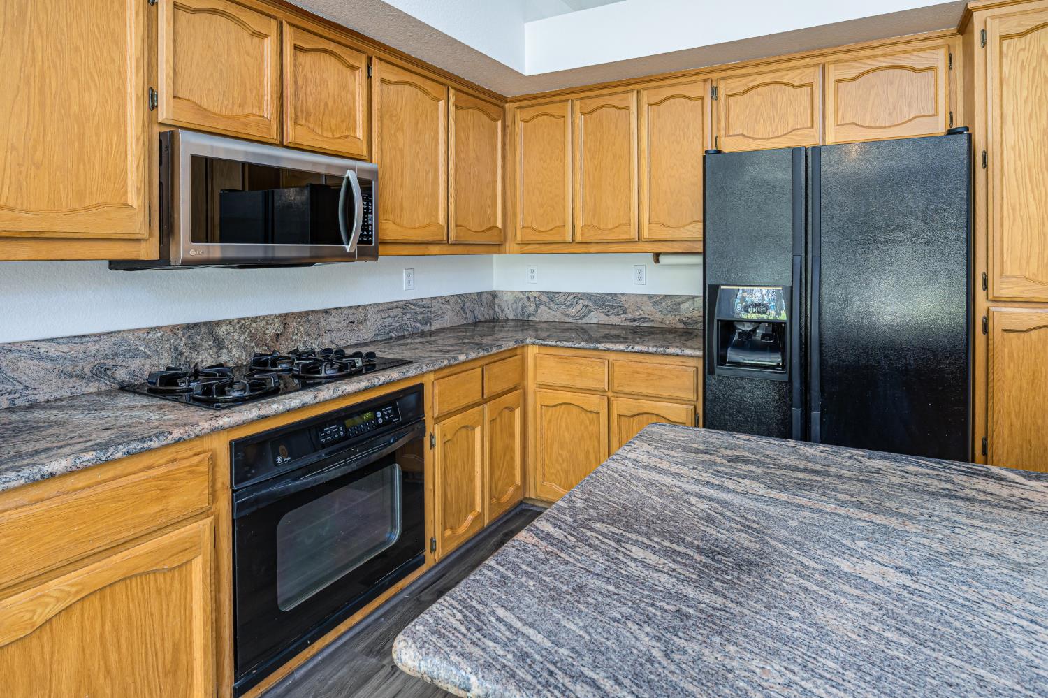 9282 Dever Circle Elk Grove, CA 95624 - Photo 21 of 38