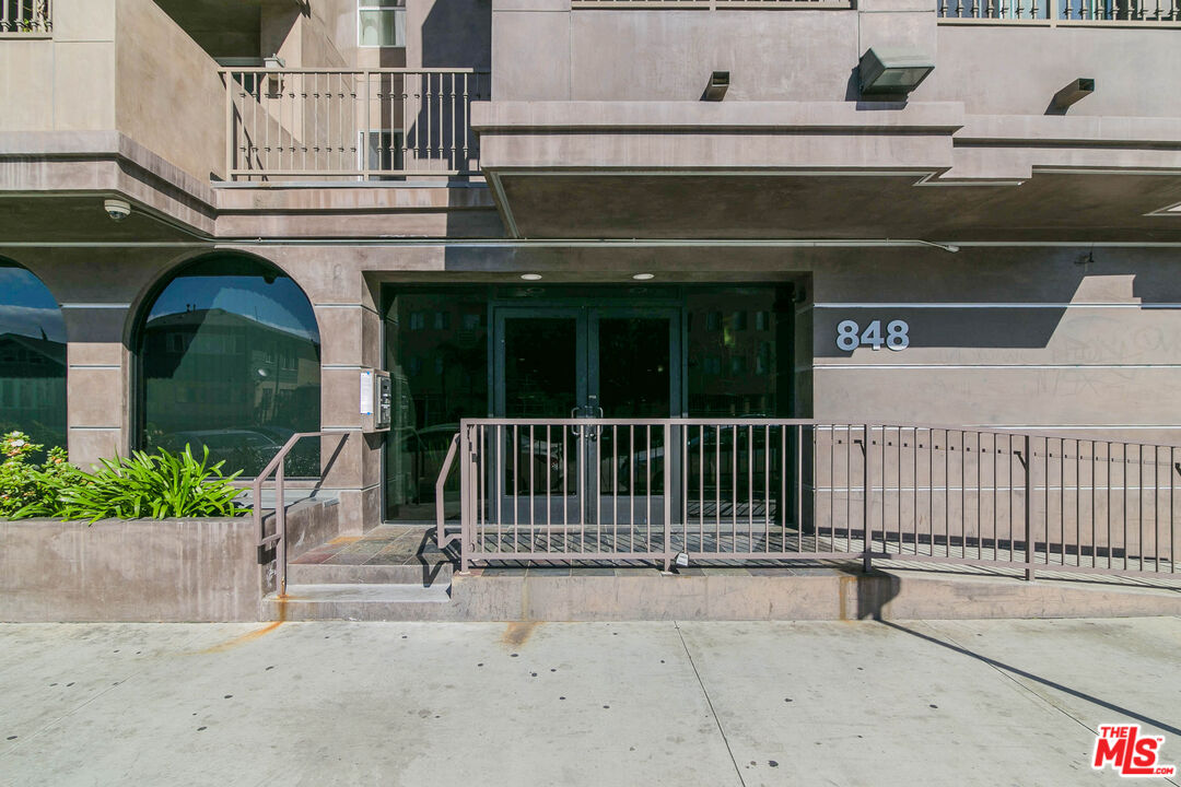 848 Irolo Street, Unit 105 Los Angeles, CA 90005 - Photo 2 of 18 a view of a building with a window