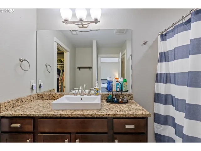 $395,000 | 409 South State Street, Sutherlin, OR 97479