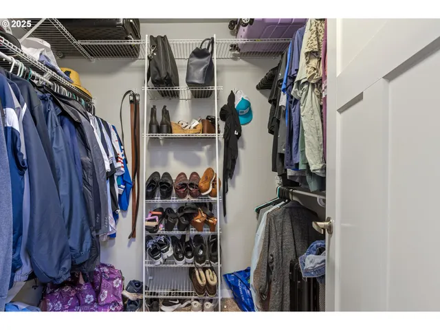 $395,000 | 409 South State Street, Sutherlin, OR 97479