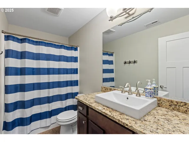 $395,000 | 409 South State Street, Sutherlin, OR 97479